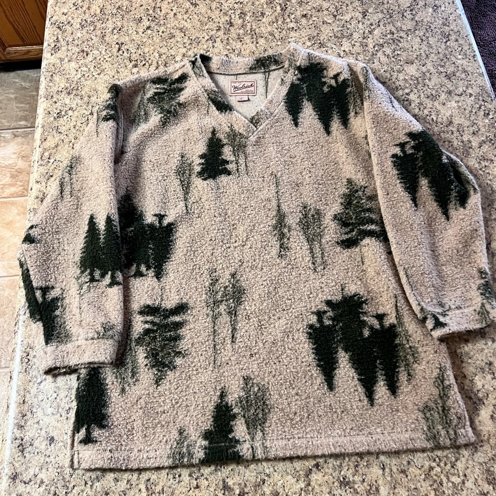 Vintage Woolrich Forest Green trees and Beige soft V-Neck Sweater